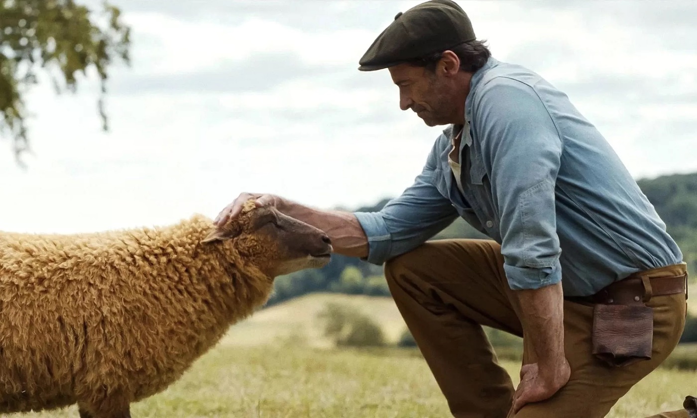Hugh Jackman, The Sheep Detectives'te bir koyunla